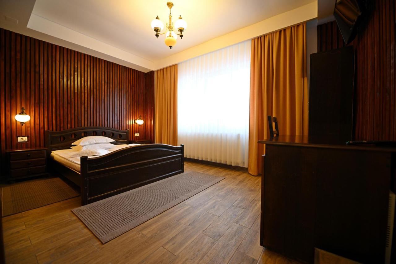Pensiunea Sarmis Sarmizegetusa Extérieur photo