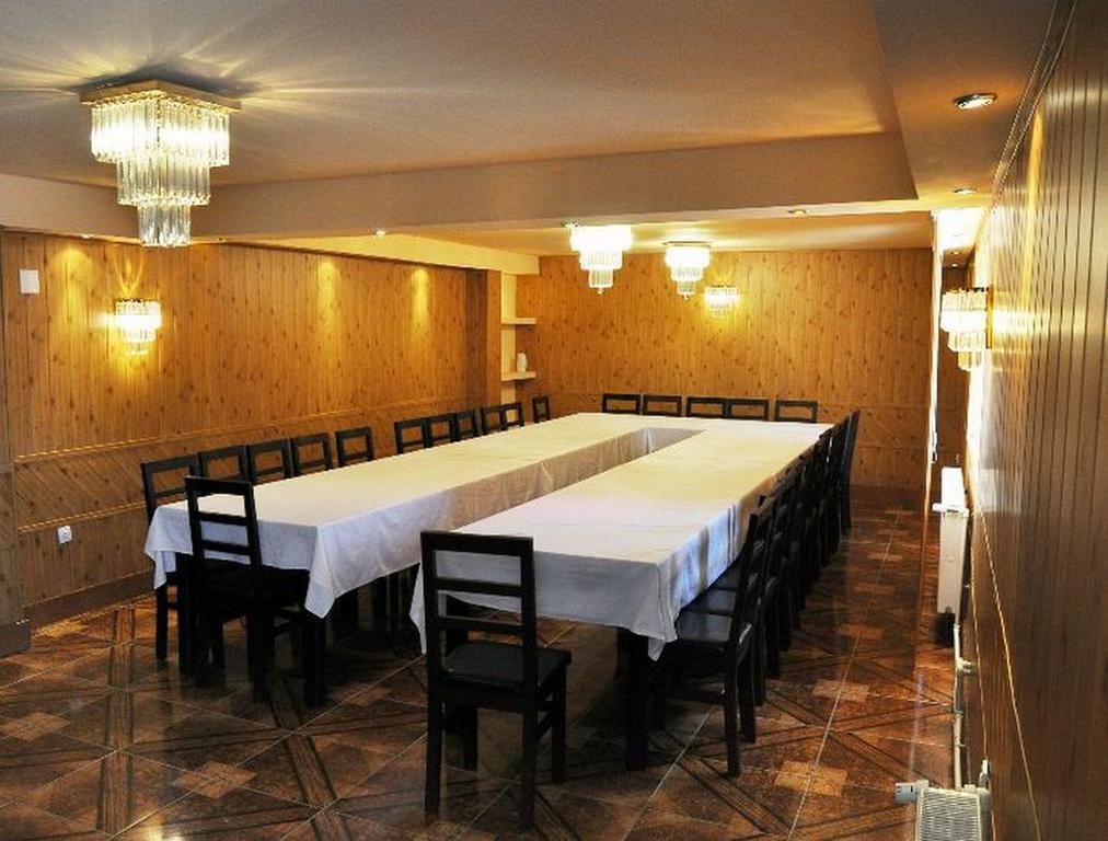 Pensiunea Sarmis Sarmizegetusa Extérieur photo
