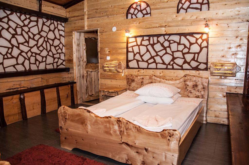 Pensiunea Sarmis Sarmizegetusa Chambre photo